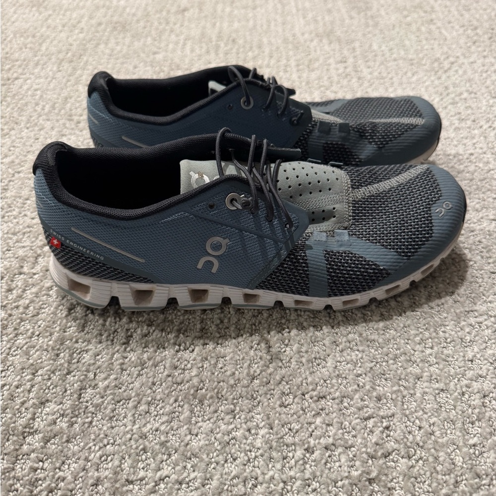On Cloud Cloudswift 2.0 black and blue running shoes 
Perfect condition